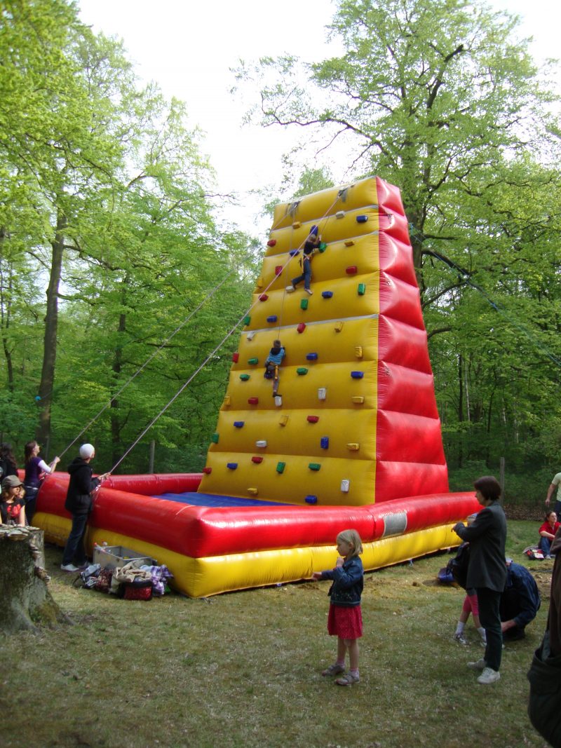 Kletterwand Spielgerät