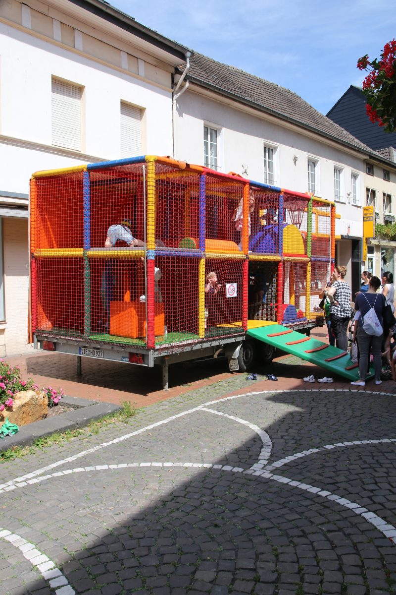 Spielanhänger Spielplatz