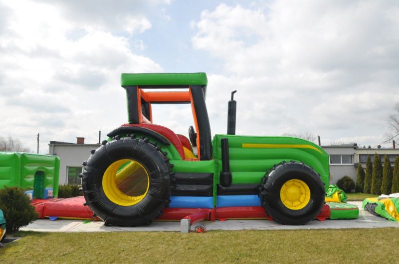 Traktor Hüpfburg