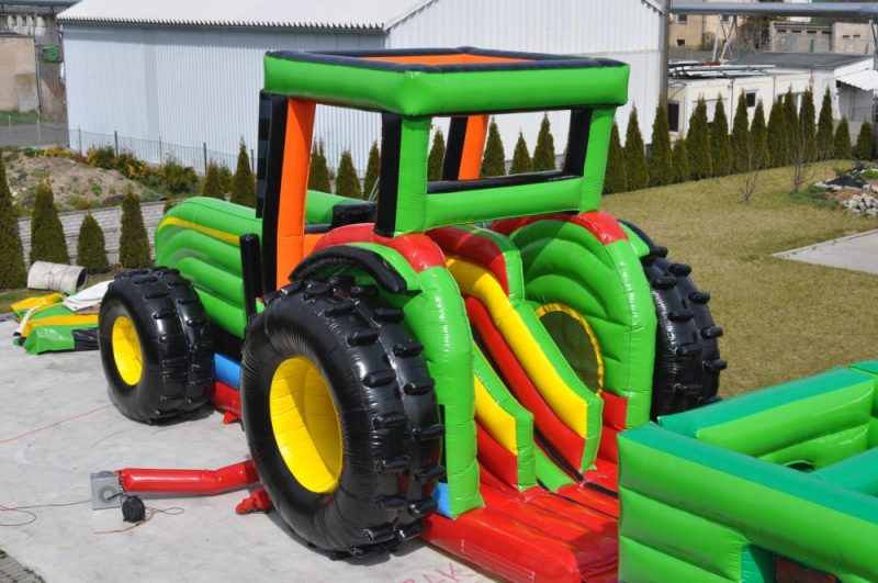 Traktor Hüpfburg mit Anhänger